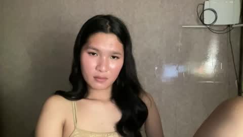 Snapshot of angel19722 chatting on April 9, 3:28 pm Angel online show from April 9, 3:28 pm
