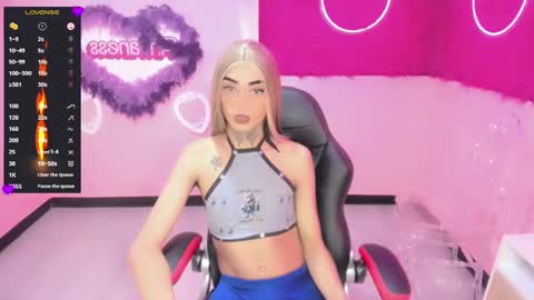 Snapshot of angel21___ chatting on December 14, 11:45 pm Angel21 online show from December 14, 11:45 pm