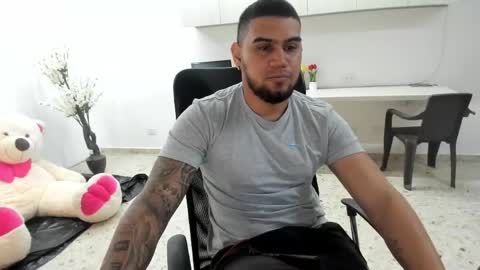 angel__tattoo online show from May 30, 3:53 pm