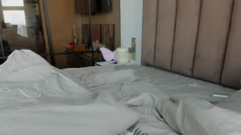 angel_andreww online show from June 19, 11:14 am