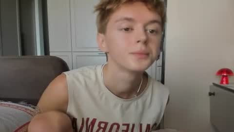 angel_andreww online show from July 1, 10:50 am
