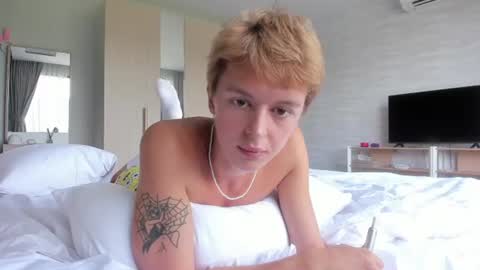 angel_andreww online show from July 26, 6:54 am
