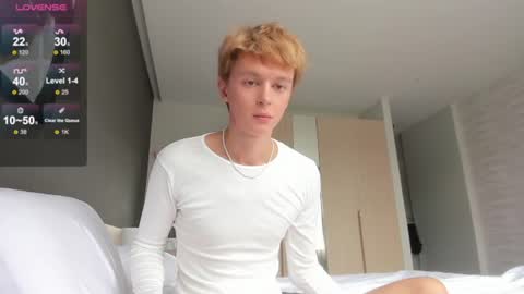 angel_andreww online show from July 28, 6:20 am