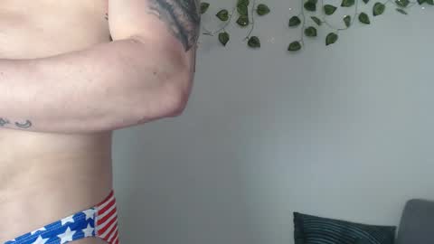 Snapshot of angel_curl chatting on November 14, 7:45 pm Angel Curl online show from November 14, 7:45 pm