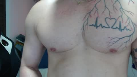 Snapshot of angel_curl chatting on April 4, 4:04 pm Angel Curl online show from April 4, 4:04 pm