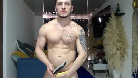 Snapshot of angel_curl chatting on April 6, 7:26 pm Angel Curl online show from April 6, 7:26 pm