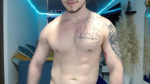 Snapshot of angel_curl chatting on April 13, 8:36 pm Angel Curl online show from April 13, 8:36 pm
