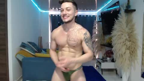 Snapshot of angel_curl chatting on April 16, 7:14 pm Angel Curl online show from April 16, 7:14 pm