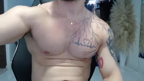 Snapshot of angel_curl chatting on April 22, 6:31 pm Angel Curl online show from April 22, 6:31 pm