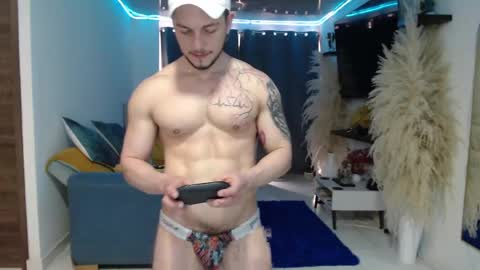Snapshot of angel_curl chatting on April 27, 5:44 pm Angel Curl online show from April 27, 5:44 pm