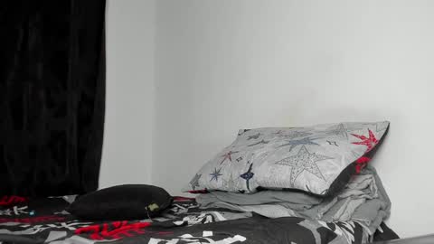 Snapshot of angel_damons_ chatting on December 31, 10:23 pm Angel Damons online show from December 31, 10:23 pm
