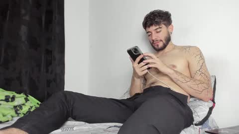 Snapshot of angel_damons_ chatting on January 22, 1:31 am Angel Damons online show from January 22, 1:31 am