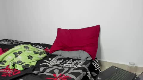 Snapshot of angel_damons_ chatting on February 9, 5:43 pm Angel Damons online show from February 9, 5:43 pm