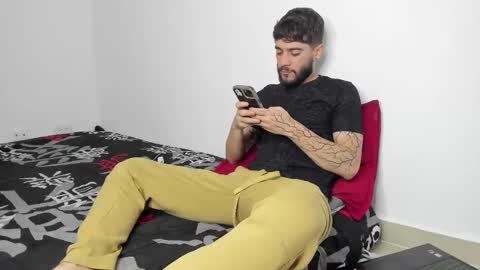 Snapshot of angel_damons_ chatting on February 16, 9:27 pm Angel Damons online show from February 16, 9:27 pm