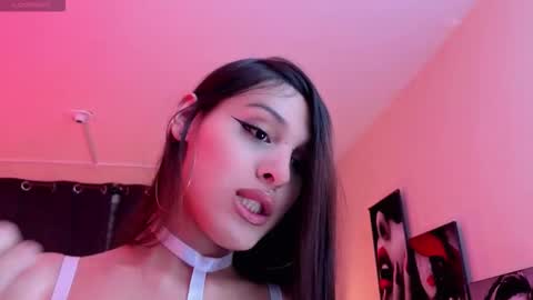 Snapshot of angel_dragun chatting on October 3, 3:58 am Angel-dragun online show from October 3, 3:58 am