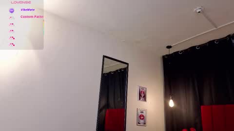 Snapshot of angel_dragun chatting on October 4, 3:15 am Angel-dragun online show from October 4, 3:15 am