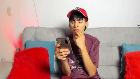 angel_dustt1 online show from June 6, 8:35 pm
