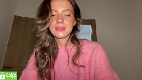 Snapshot of angel_from_sky chatting on November 10, 12:48 pm Greetings Jess online show from November 10, 12:48 pm