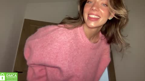 Snapshot of angel_from_sky chatting on November 13, 12:15 pm Greetings Jess online show from November 13, 12:15 pm