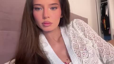 isia online show from April 5, 10:40 pm