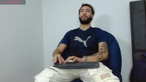 angel_kyrozz online show from November 13, 9:25 pm