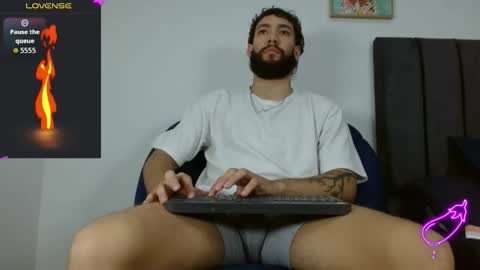 angel_kyrozz online show from December 14, 8:02 pm