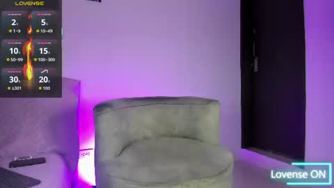angel_kyrozz online show from June 18, 7:07 pm