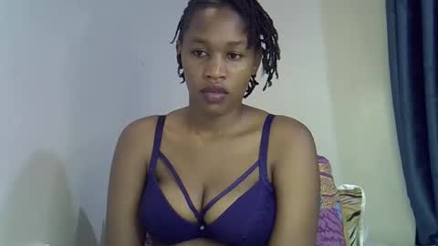 Snapshot of angel_mia5 chatting on May 6, 10:48 pm angel_mia5 online show from May 6, 10:48 pm