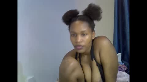 Snapshot of angel_mia5 chatting on May 27, 1:57 am angel_mia5 online show from May 27, 1:57 am