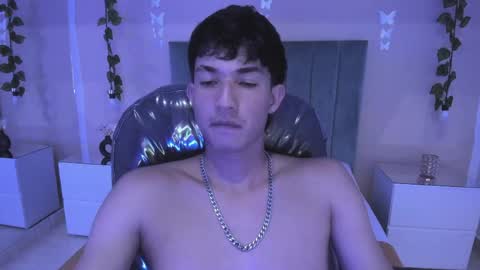 Snapshot of angel_of_sinn chatting on April 9, 6:19 am angel_of_sinn online show from April 9, 6:19 am