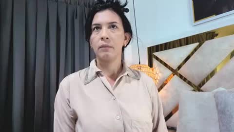 Nicolle  online show from July 24, 11:19 am