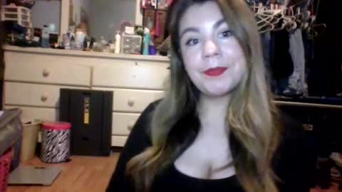 Angel online show from November 9, 9:02 pm