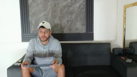 angel_villareal_ online show from February 10, 5:22 am