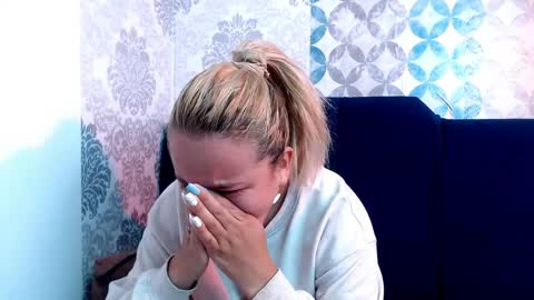 Snapshot of angel_white26 chatting on March 20, 7:41 pm Angel online show from March 20, 7:41 pm