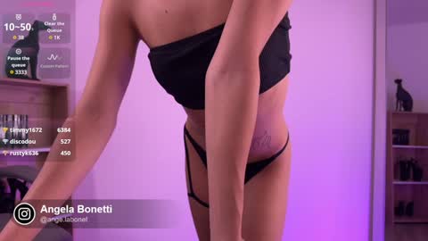Snapshot of angela_bonetti chatting on December 15, 4:48 pm Angela Bonetti online show from December 15, 4:48 pm
