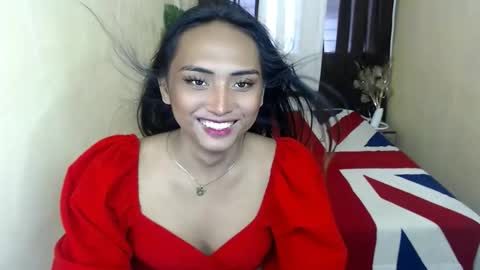 Snapshot of angela_lorey chatting on October 6, 5:05 am angela_lorey online show from October 6, 5:05 am