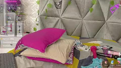 Angela online show from February 12, 7:02 pm