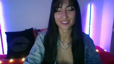 Snapshot of angela_mis chatting on December 27, 12:29 am Angela online show from December 27, 12:29 am