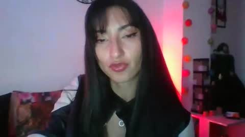 Snapshot of angela_mis chatting on December 29, 3:33 am Angela online show from December 29, 3:33 am