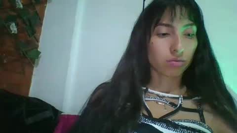 Snapshot of angela_mis chatting on March 5, 4:13 am Angela online show from March 5, 4:13 am