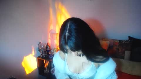 Snapshot of angela_mis chatting on October 19, 1:50 am Angela online show from October 19, 1:50 am