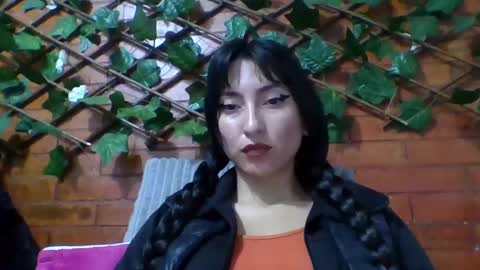 Snapshot of angela_mis chatting on October 20, 1:50 am Angela online show from October 20, 1:50 am