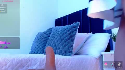 Snapshot of angela_santana_ chatting on October 14, 6:31 pm Angela online show from October 14, 6:31 pm
