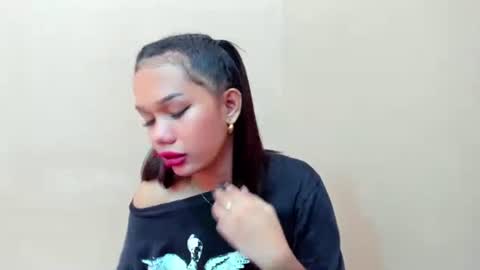 Snapshot of angela_star888 chatting on November 7, 6:24 am angela_star888 online show from November 7, 6:24 am