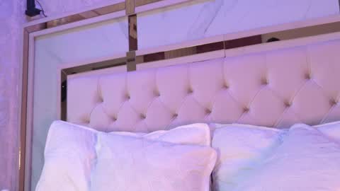 angela_white22 online show from April 30, 7:20 pm