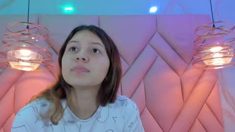 Snapshot of angelaa_cute chatting on January 22, 11:56 am ANGELA online show from January 22, 11:56 am