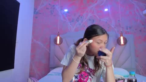 Snapshot of angelaa_cute chatting on February 27, 12:23 pm ANGELA online show from February 27, 12:23 pm