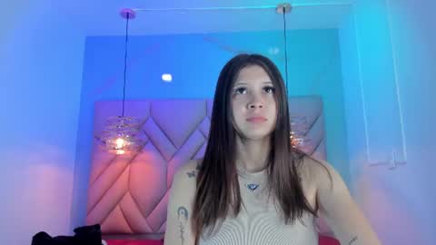 Snapshot of angelaa_cute chatting on July 6, 12:13 pm ANGELA online show from July 6, 12:13 pm