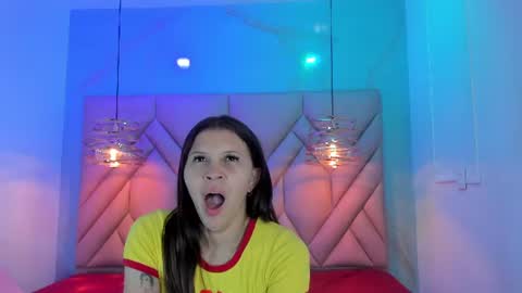 Snapshot of angelaa_cute chatting on July 7, 12:09 pm ANGELA online show from July 7, 12:09 pm