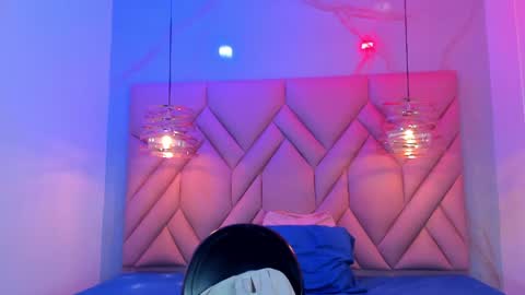 Snapshot of angelaa_cute chatting on July 23, 12:03 pm ANGELA online show from July 23, 12:03 pm
